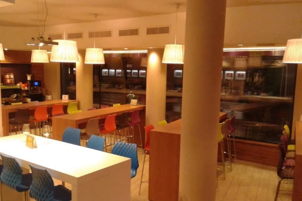 Ibis Styles Wien City - photo 22