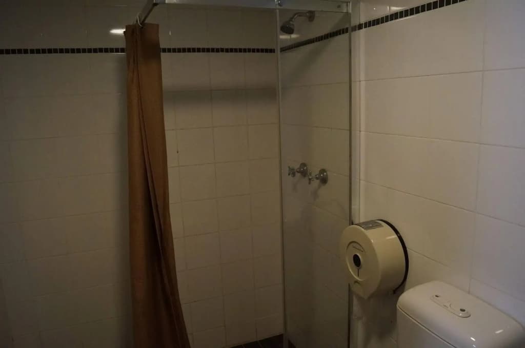Big Backpackers Hostel - photo 9
