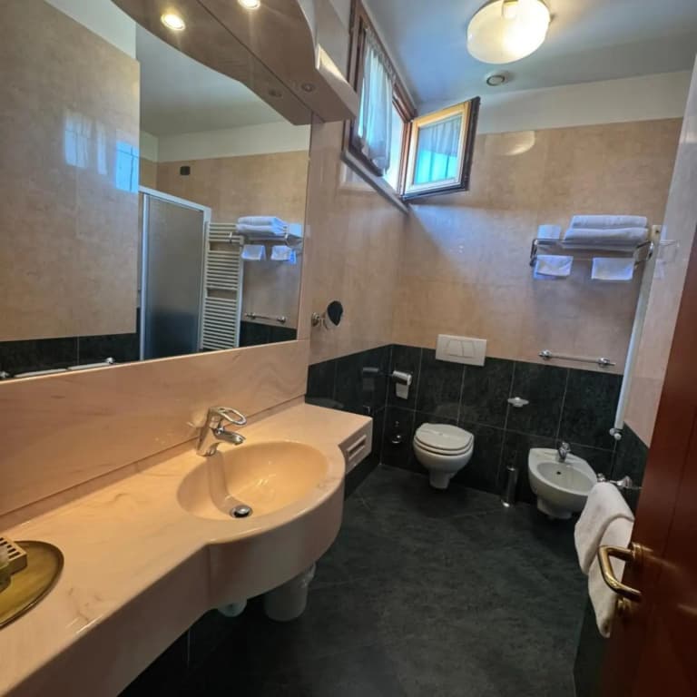 Hotel Valganna - photo 27