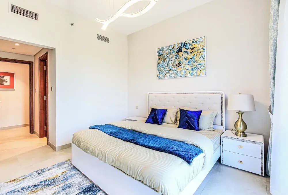 Luxurious 2BR Maids Eleganz Apt - photo 3