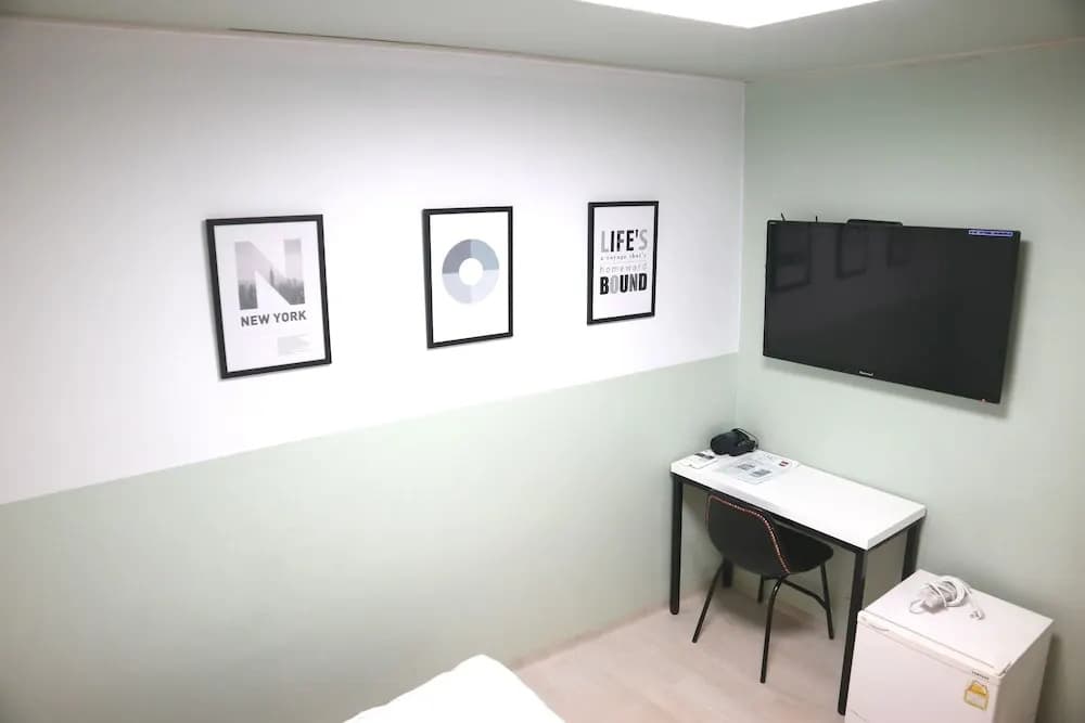 Toy Guesthouse - photo 3