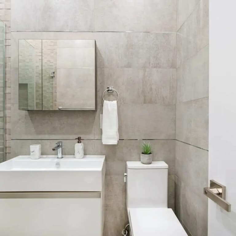 317-1d New 2BR Duplex W D Private Backyard - photo 7