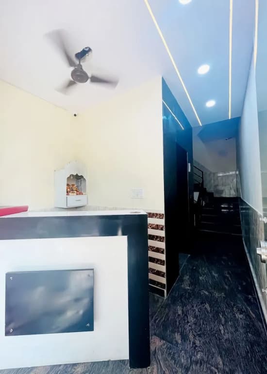 Roomshala 168 Startlight Suites - photo 10
