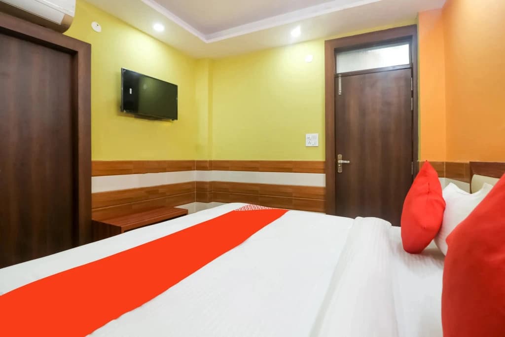 Hotel Mayur Plaza - photo 6