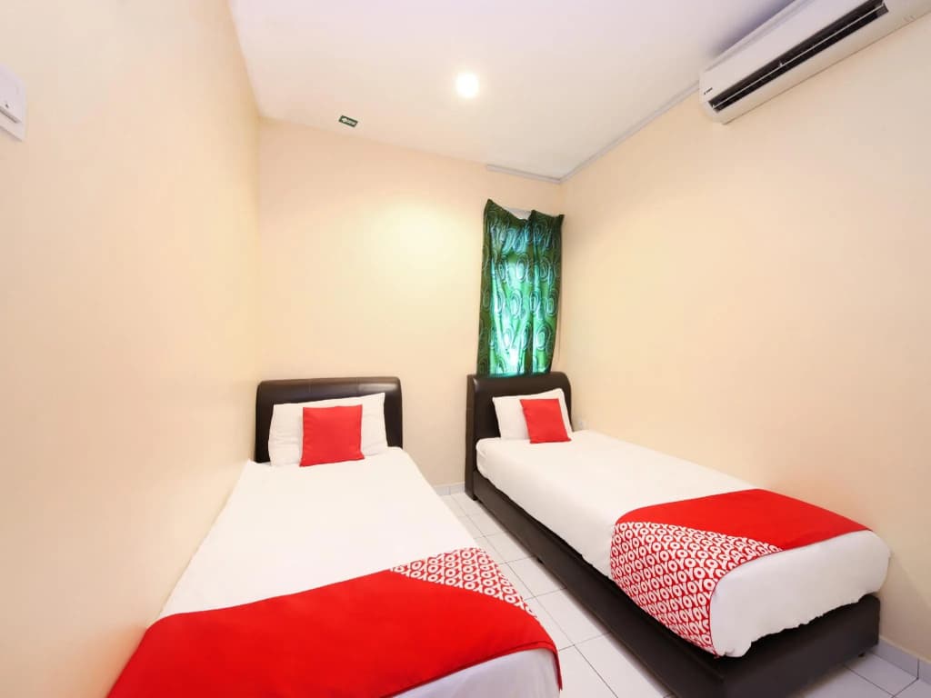 OYO 774 Hotel Iskandar - photo 7