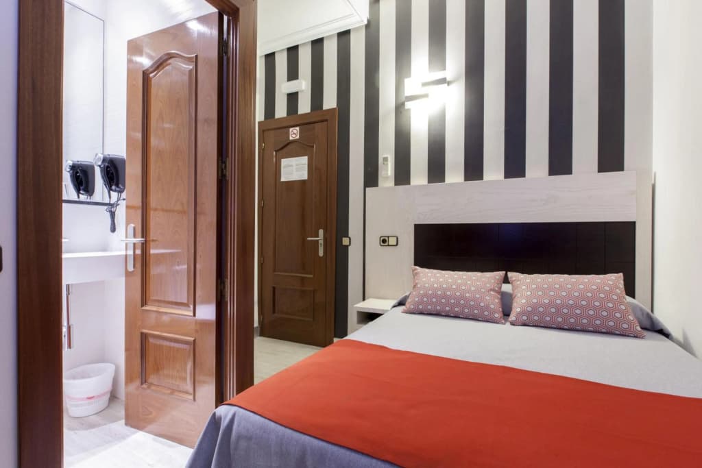 Hostal Castilla I - Atocha - photo 21