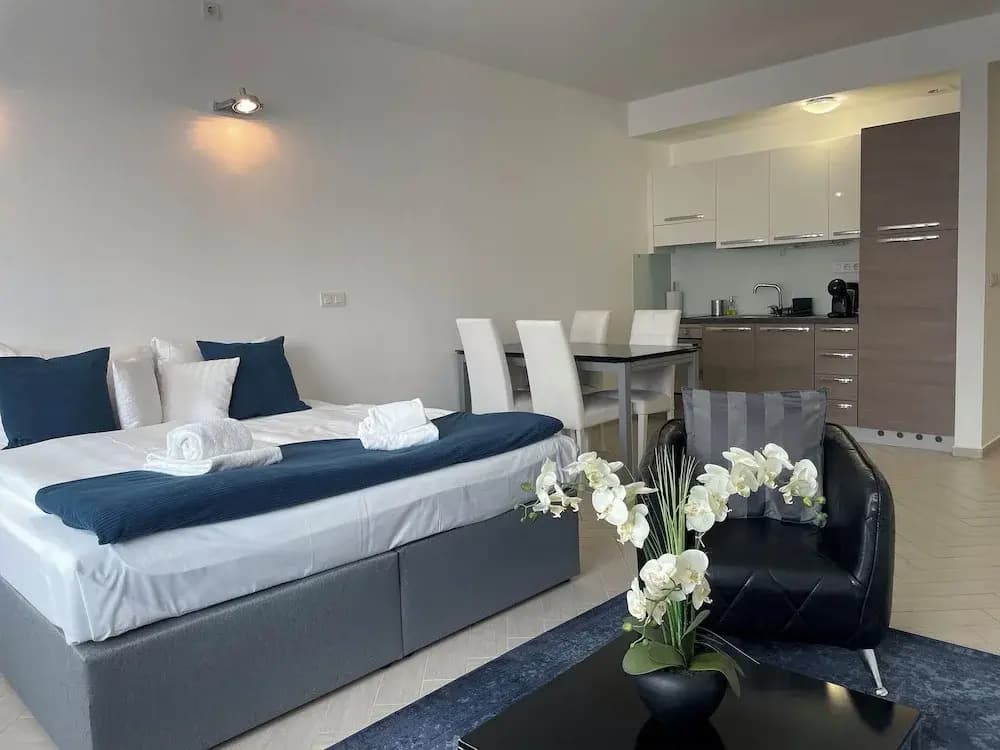 Smart Carrara Apartments - photo 5