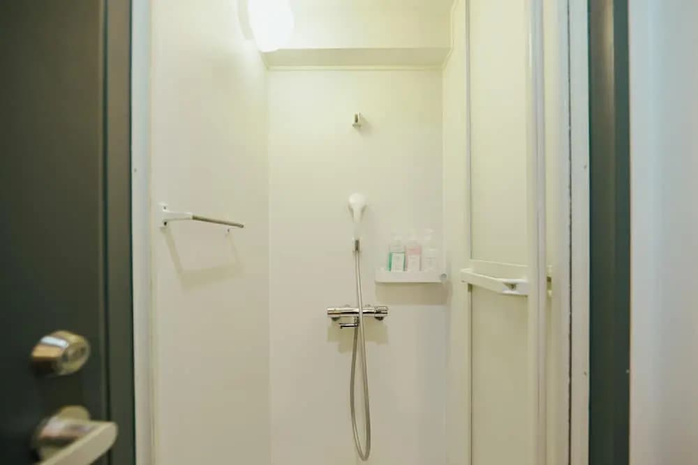 Akasaka Guesthouse HIVE - Hostel - photo 9
