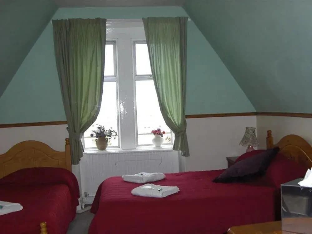 The Robert Burns Hotel - photo 2