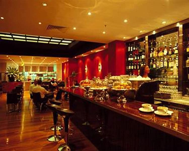 Metro Hotel on Pitt - photo 18
