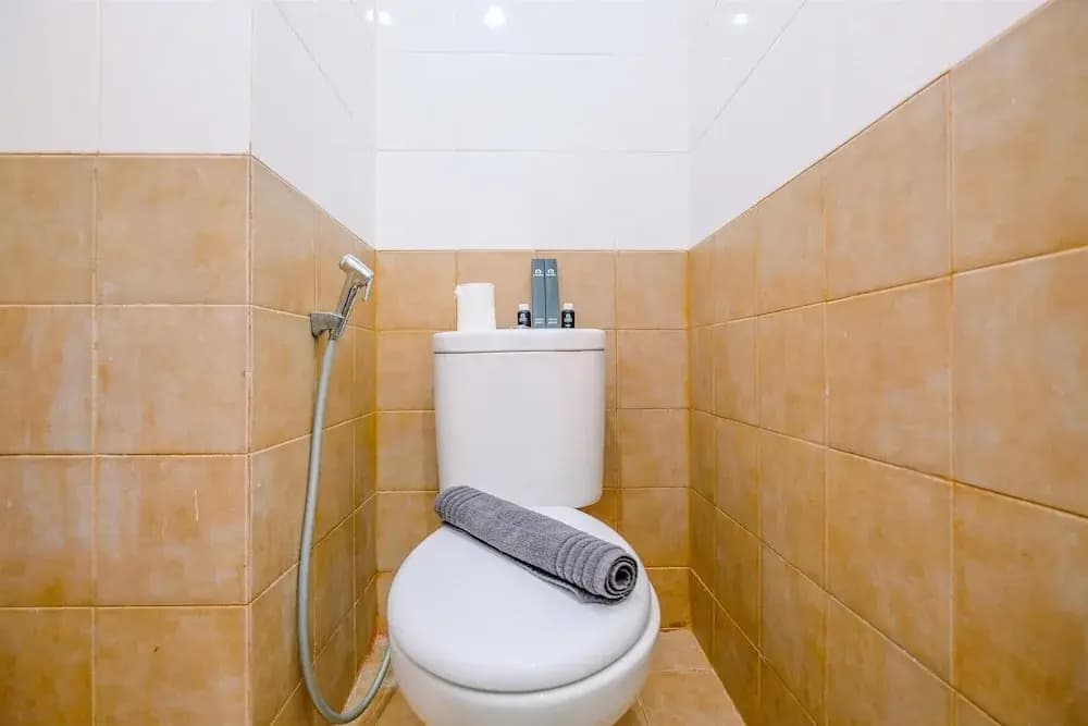 Homey and Simply 2Br at Green Pramuka City Apartment - photo 2