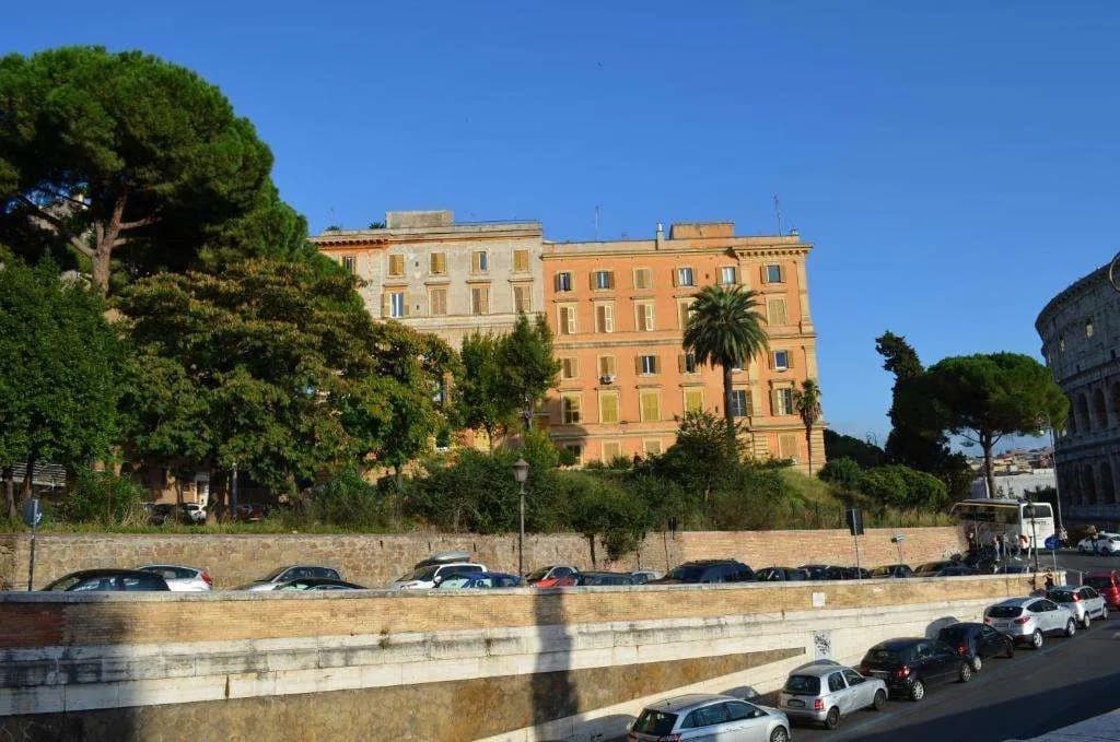 Domus Chiara al Colosseo - photo 1