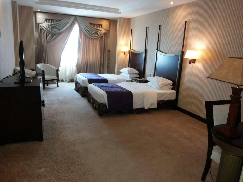 Tourist Hotel - photo 4