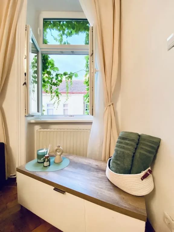 Cozy 2BR Apartment Close to Westbahnhof - photo 7