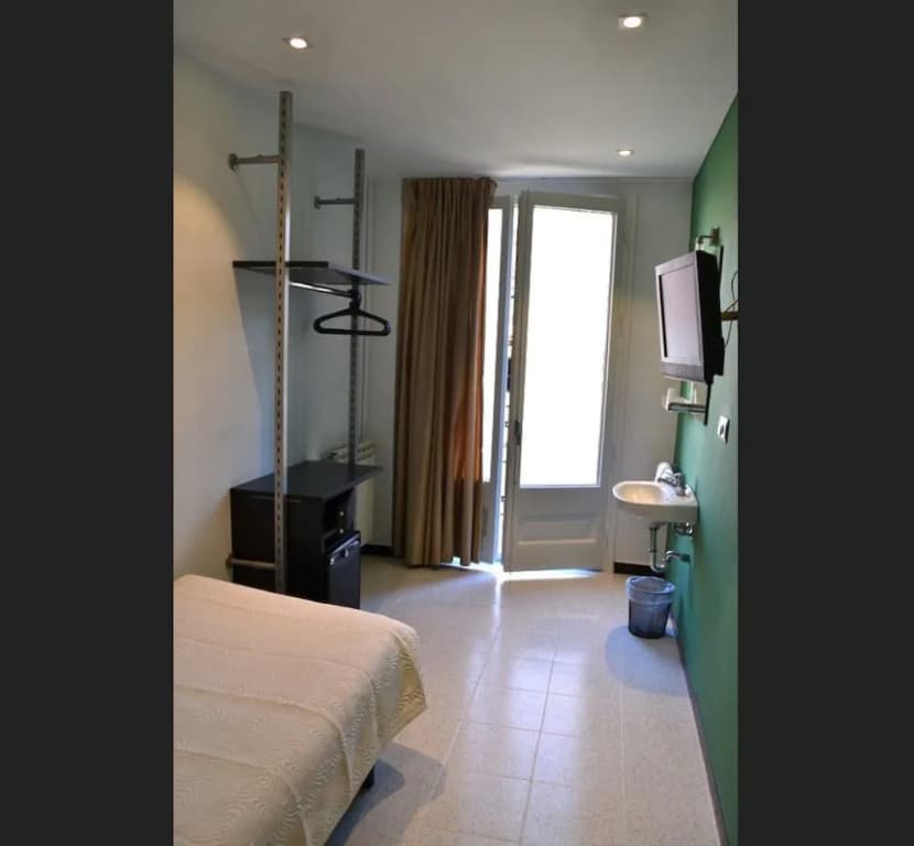 Hostal Apolo - photo 18