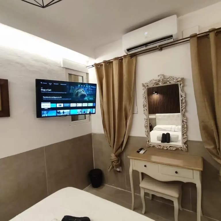 House with 9 private rooms Hostel - photo 36