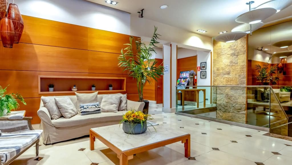 Hotel Sterling - photo 3