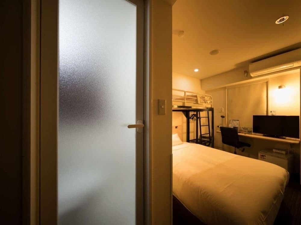Super Hotel Subway Tanimachi 4-chome Exit 6 - photo 3