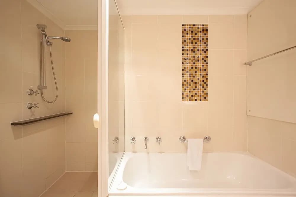 York St Apartment - photo 7