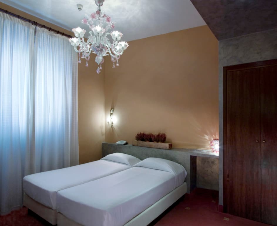 Hotel Columbia - photo 6