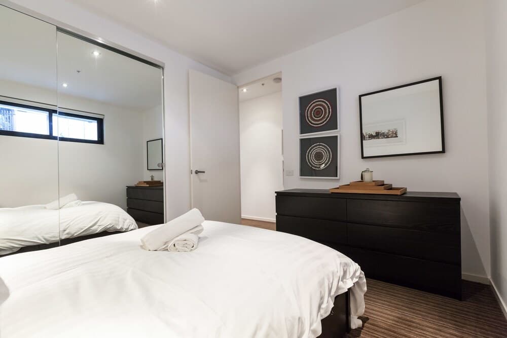 ZACH, 1BDR St.Kilda Apartment - photo 14
