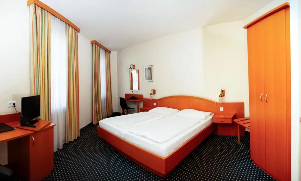 SUITE HOTEL 900m ZUR OPER - photo 32