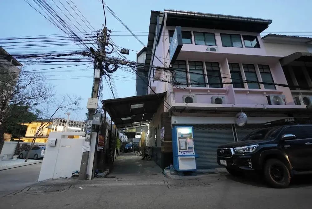 Lee Home Bangkok - photo 1