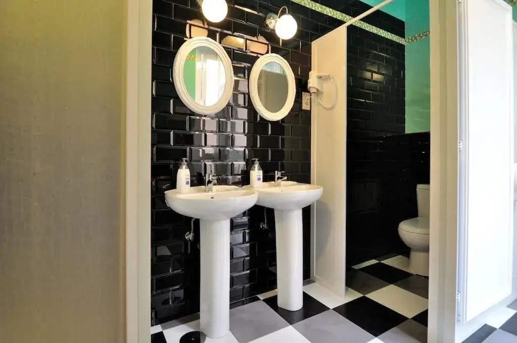 Hostal Far Home Plaza Mayor - photo 9