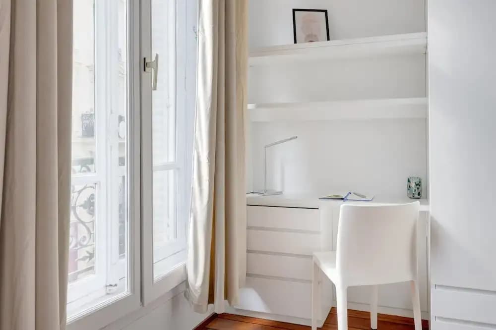 Le Marais & Place de la Republique 3BR - photo 5
