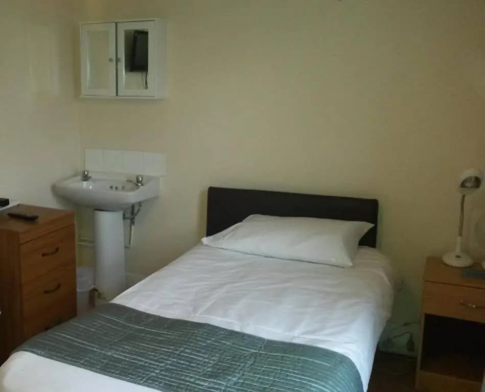 Cedars House Hotel - photo 5