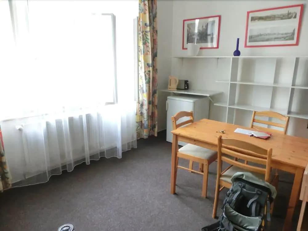 Ron's Rainbow Guest House - photo 11