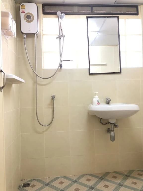 B168 Bed And More Hostel - photo 8