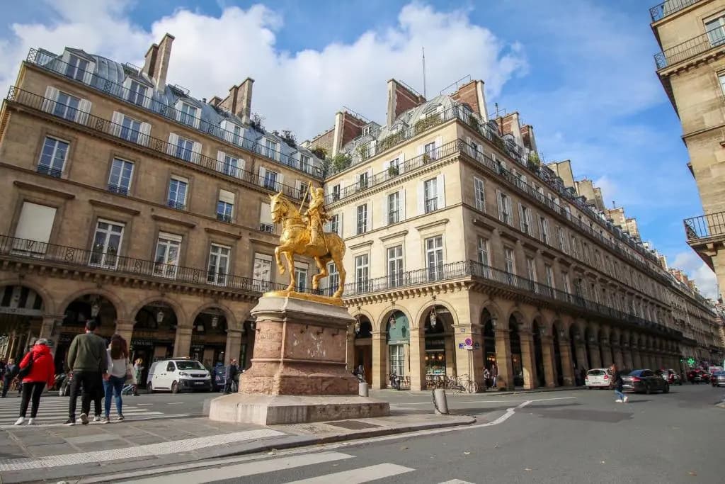 Modern Apt 3bdr/3bth - Louvre Museum/Tuileries - main photo