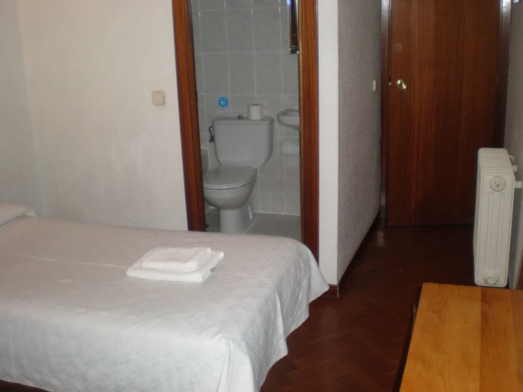 Hostal Esmeralda - photo 8