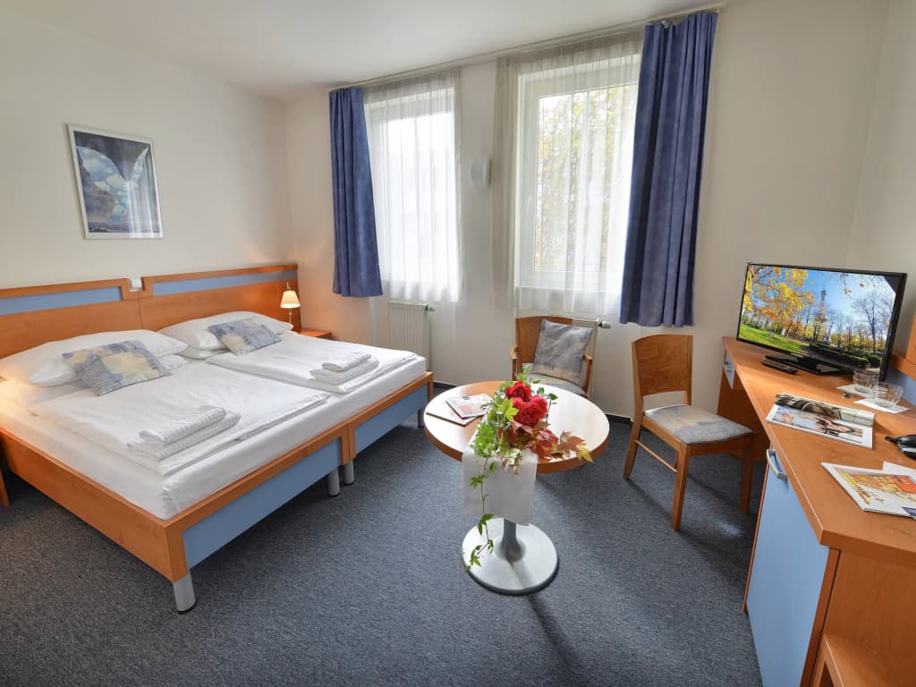 EA Hotel Populus - photo 6