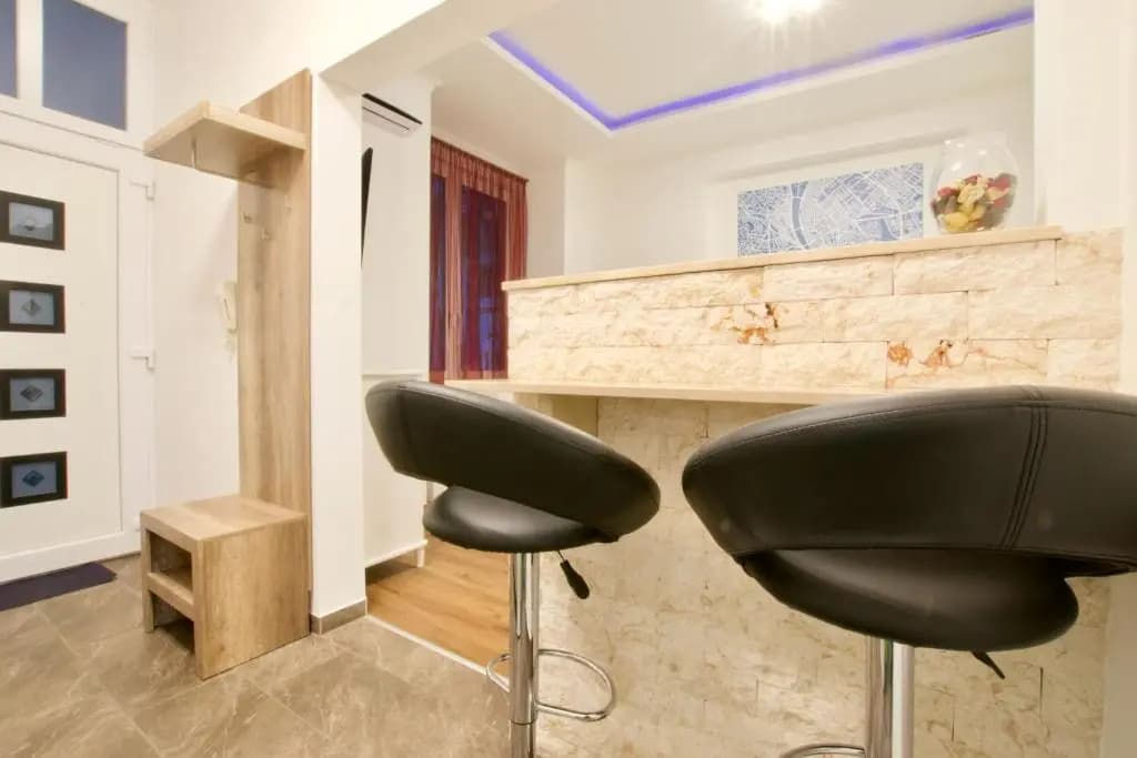 Standard Apartment by Hi5 -Baross Square - photo 2