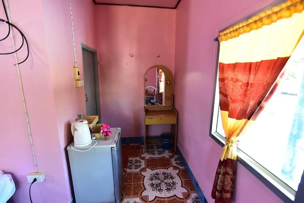 Lanta Danai Guesthouse - photo 2