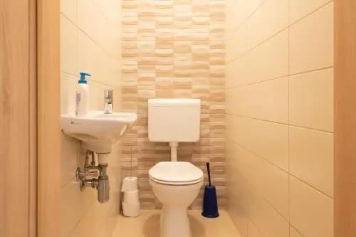 Modern 3 Br Apt with Balcony - photo 9
