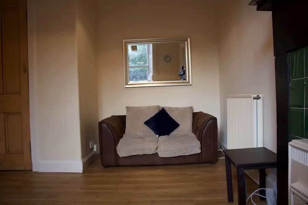3 Bedroom City Centre Apartment - photo 4