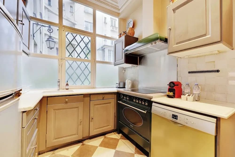 Historic Elegance in the Heart of Marais - 6p/2br - photo 8