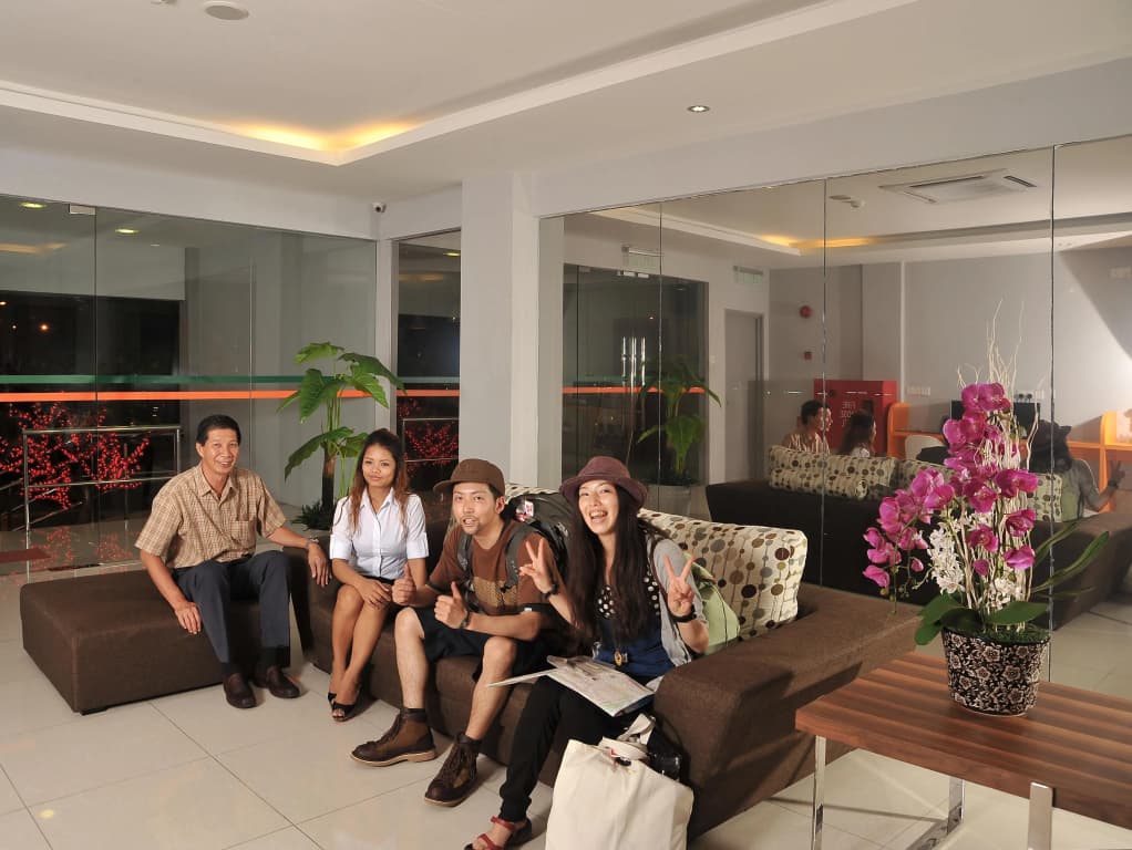 Swing and Pillows — KL Sg Besi Hotel - photo 13