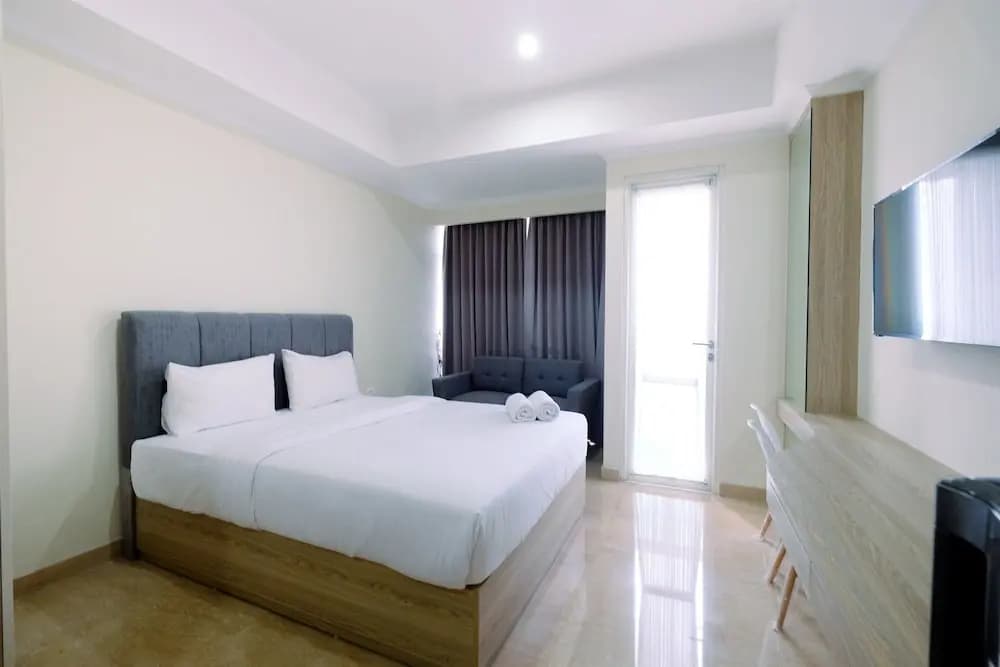 Cozy Studio Menteng Park Apartment - photo 2