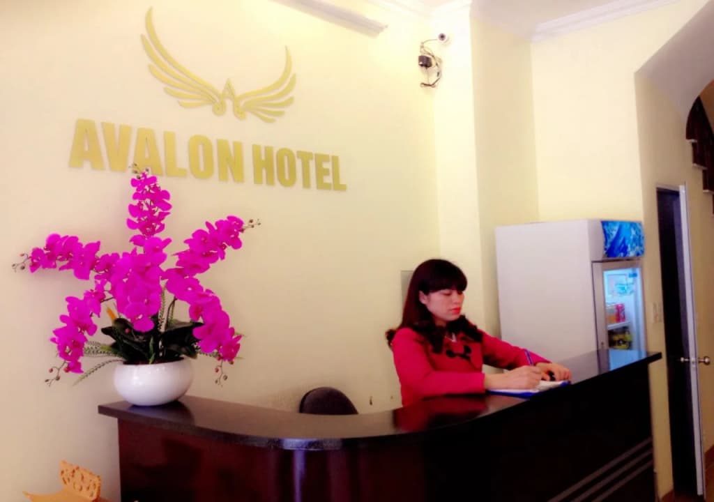 Avalon Hotel - photo 2