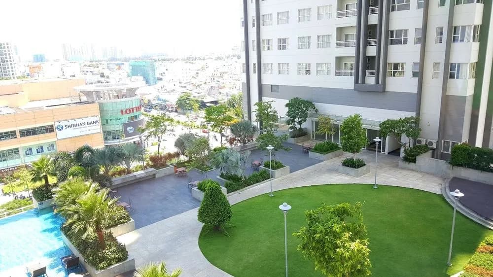Sunrise City 2BR with Infinity SW Pool - photo 30