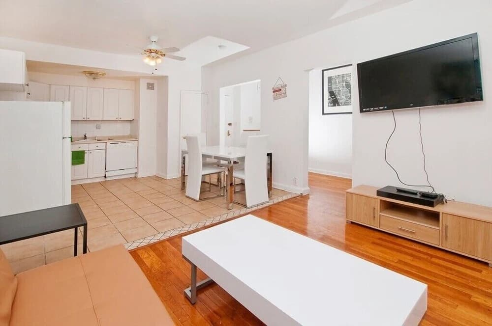 Renovated 2 BR on Upper East Side - photo 11