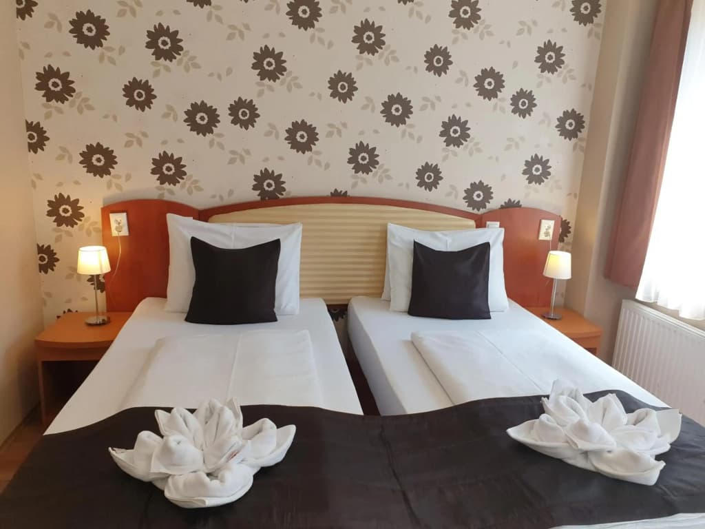 Six Inn Hotel - photo 30