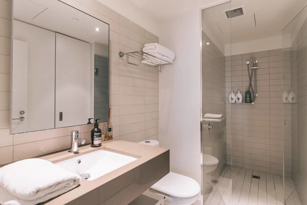 Experience Waterfront Luxury with Views - photo 9