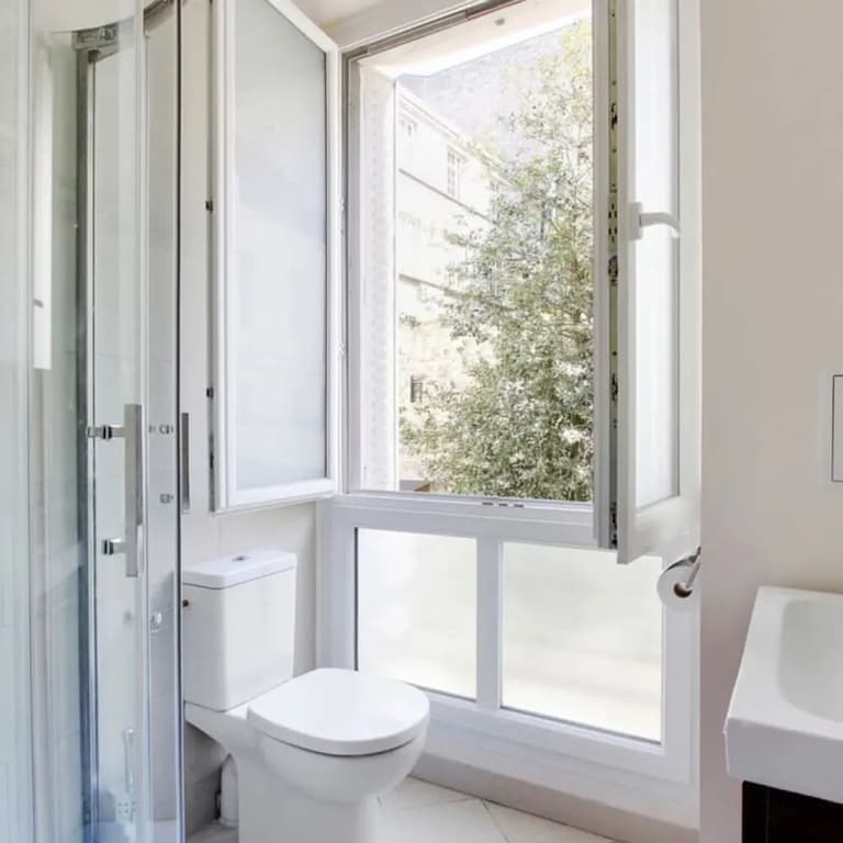 Eiffel Market Charming 2 Bed Apt Near Invalides - photo 8