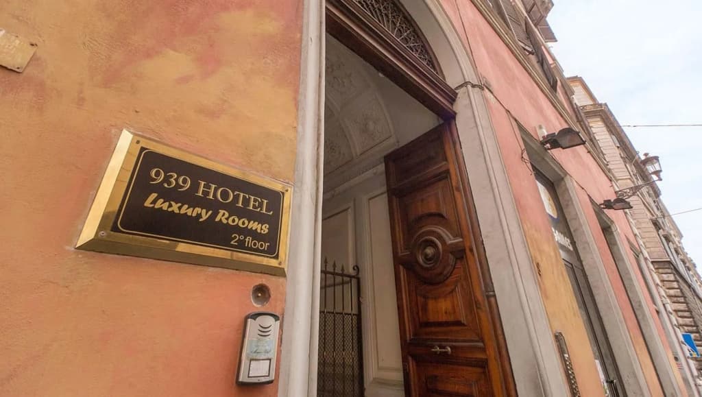 939 Hotel - photo 1