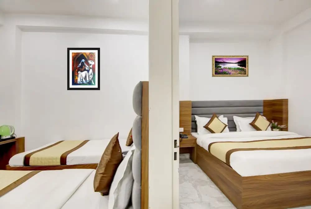Hotel S B Inn - photo 2